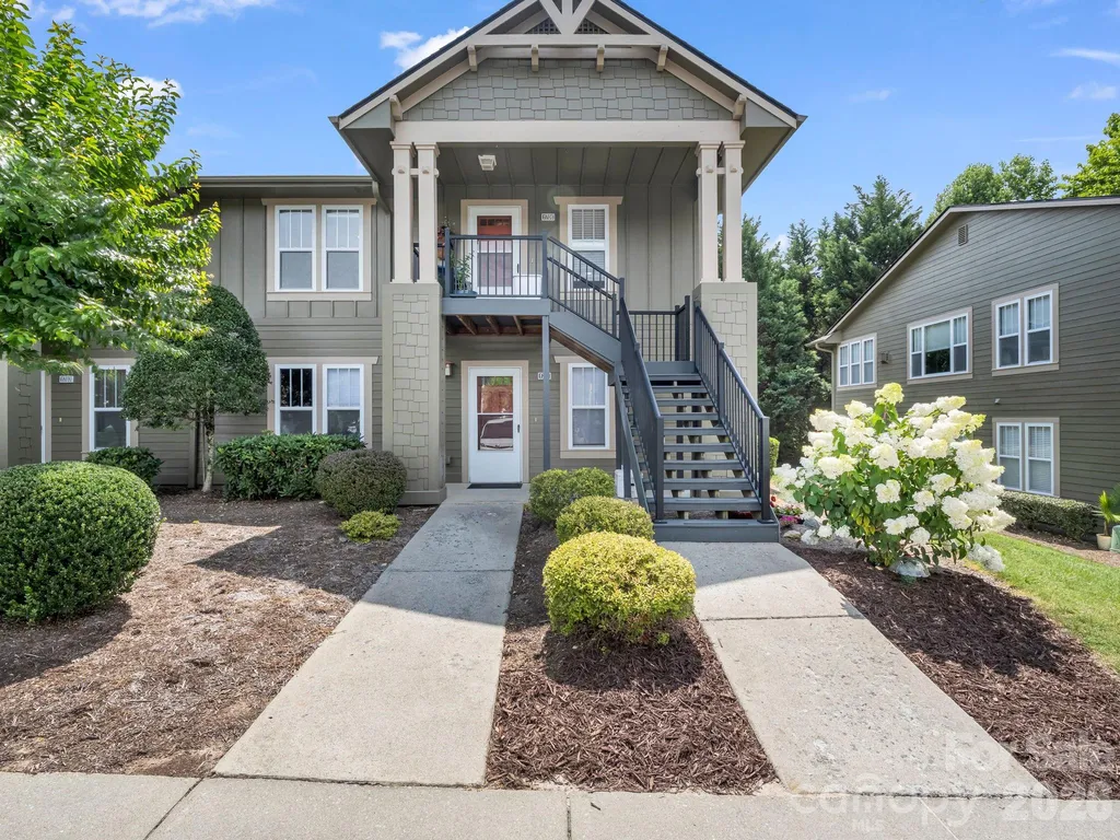 1706 Deermouse Way Hendersonville NC 28792