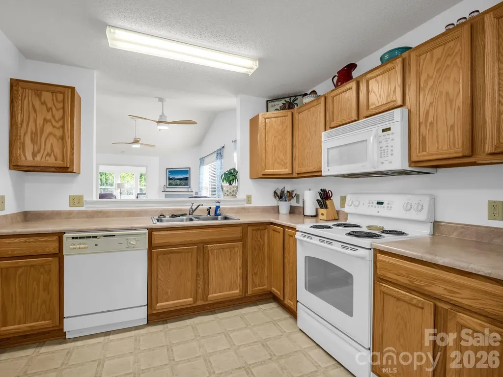 1706 Deermouse Way Hendersonville NC 28792