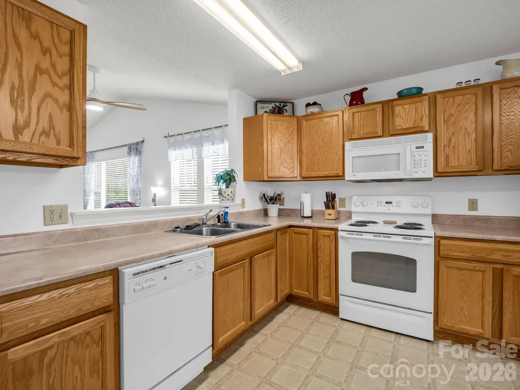 1706 Deermouse Way Hendersonville NC 28792