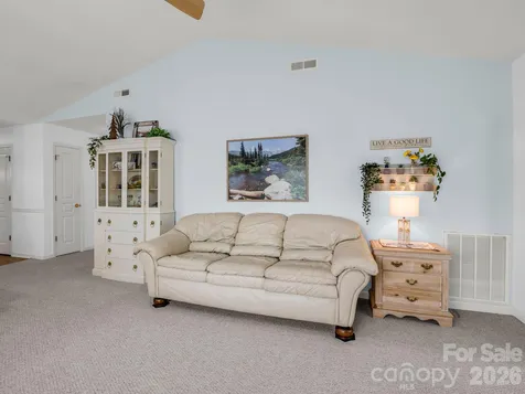 1706 Deermouse Way Hendersonville NC 28792