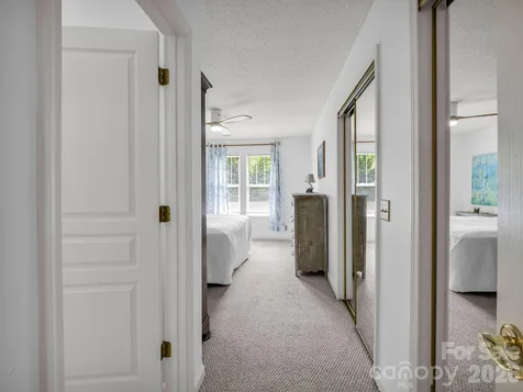 1706 Deermouse Way Hendersonville NC 28792