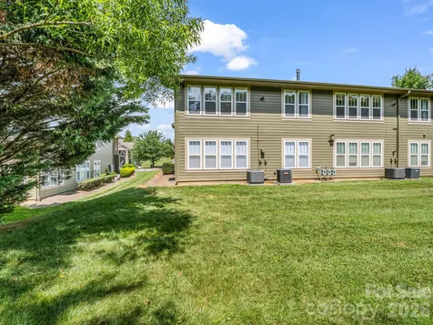 1706 Deermouse Way Hendersonville NC 28792