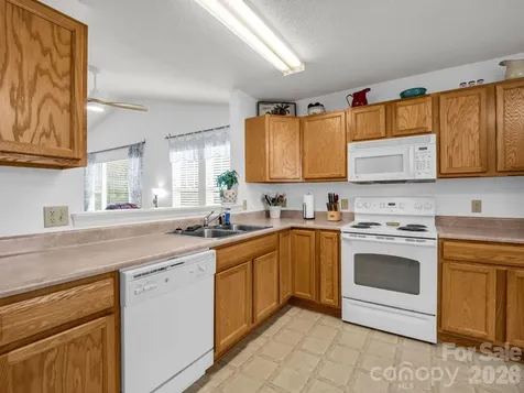 1706 Deermouse Way Hendersonville NC 28792