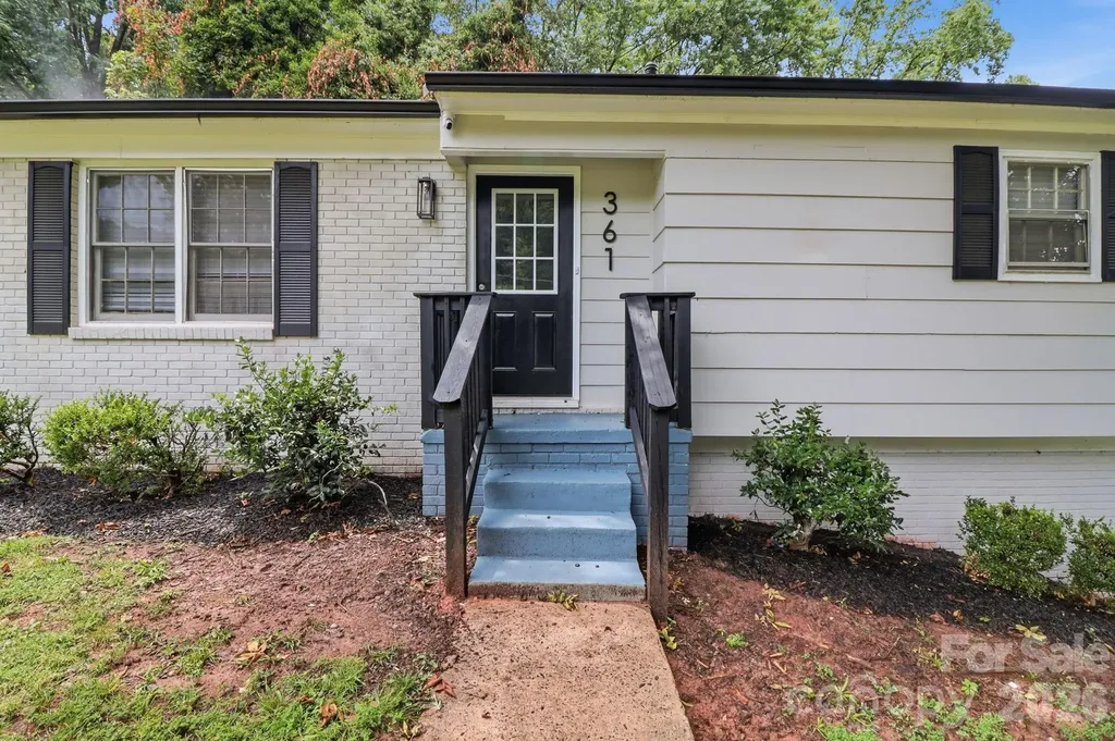 361 Sleepy Hollow Road Charlotte NC 28217