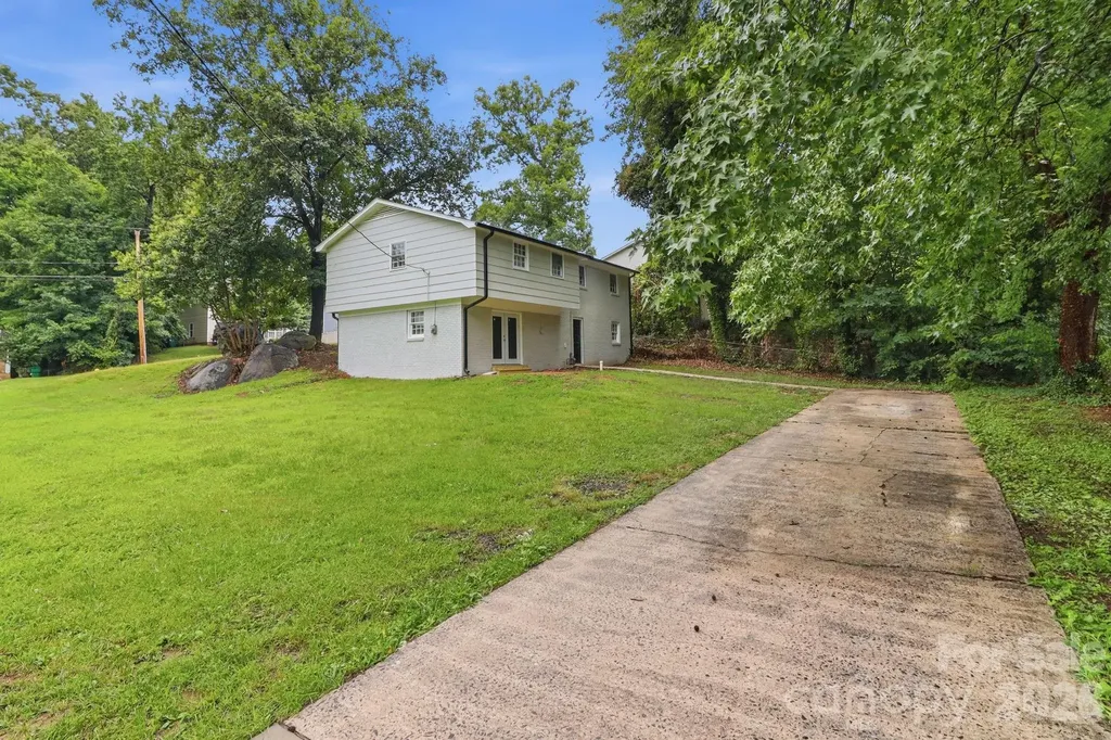 361 Sleepy Hollow Road Charlotte NC 28217