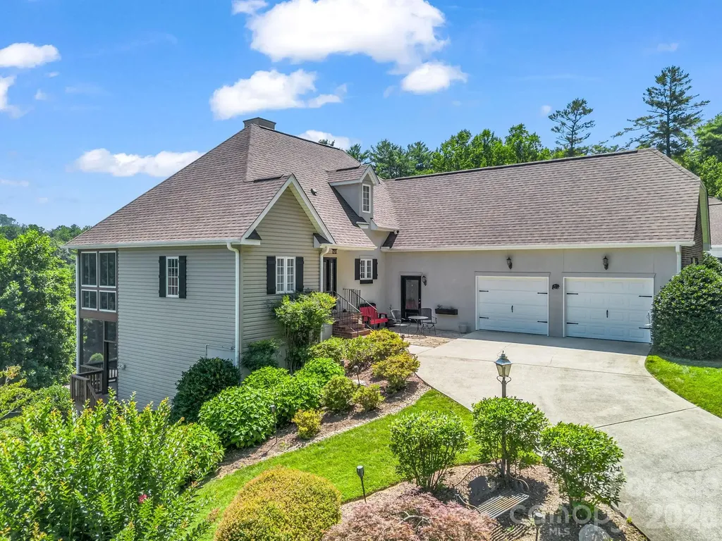 29 Spring Heights Court Hendersonville NC 28791