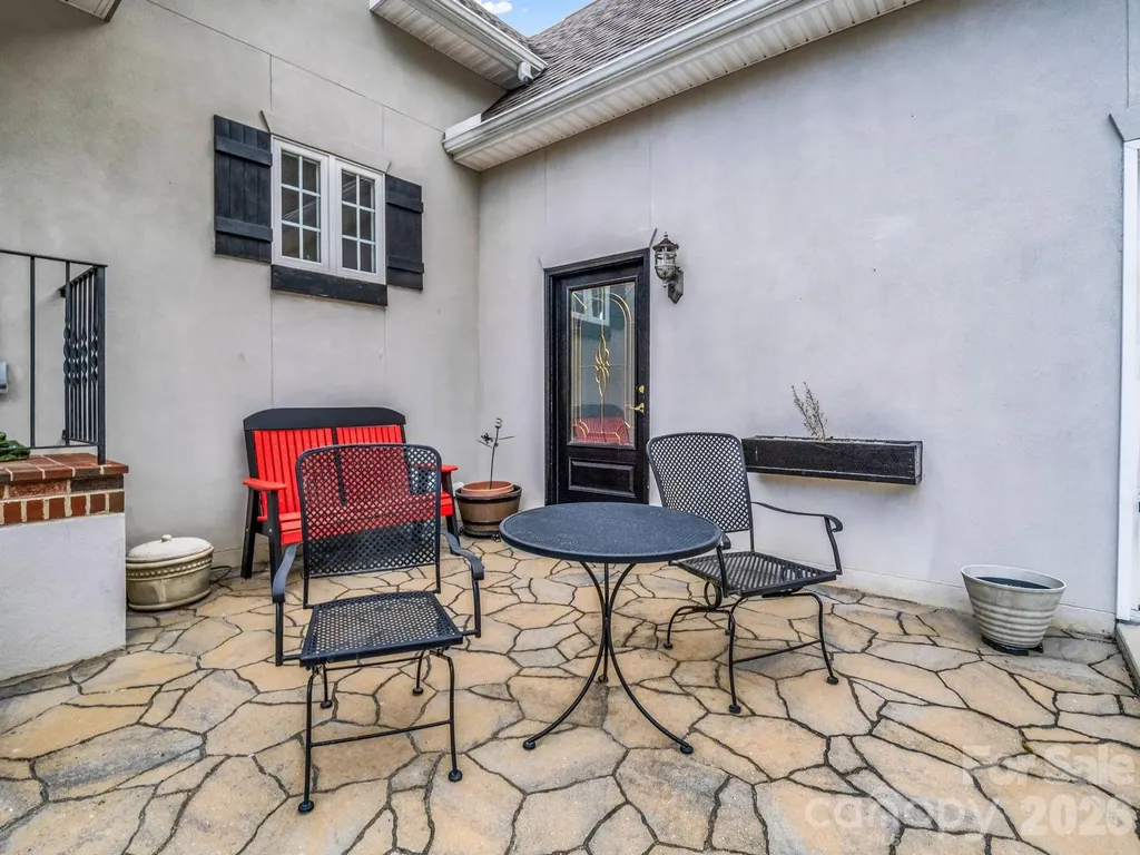 29 Spring Heights Court Hendersonville NC 28791