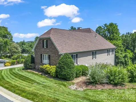 29 Spring Heights Court Hendersonville NC 28791
