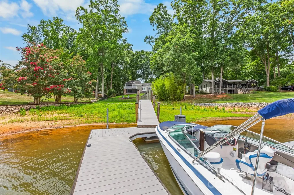 175 Woodstream Circle Mooresville NC 28117