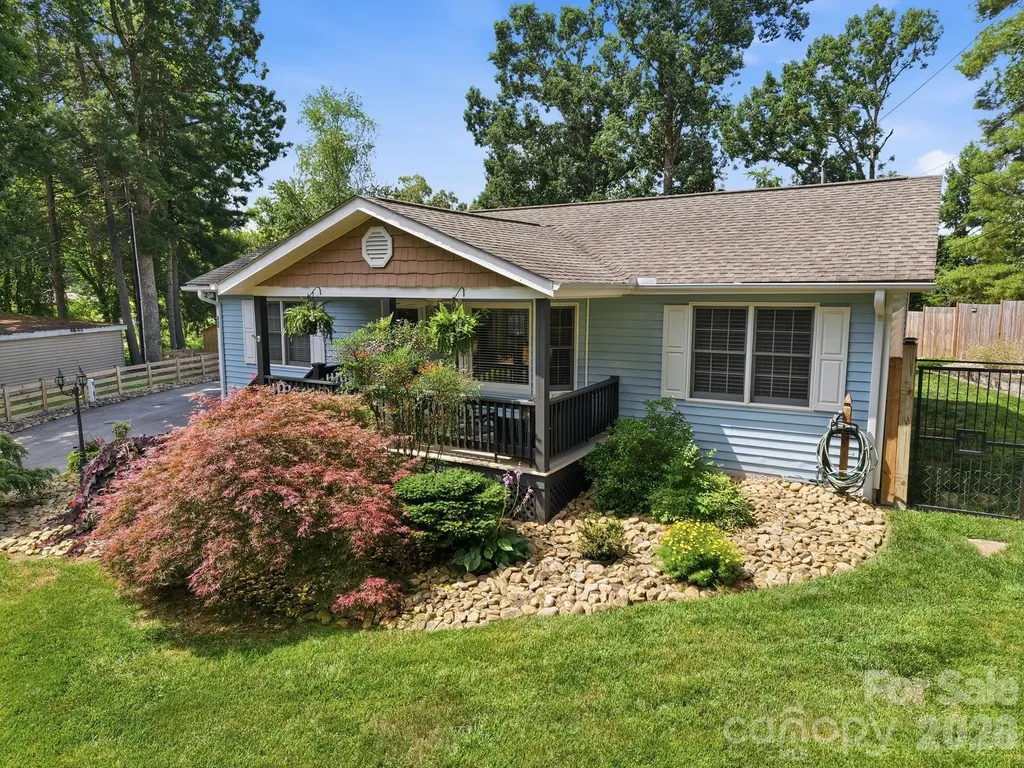220 Bradshaw Avenue Hendersonville NC 28792