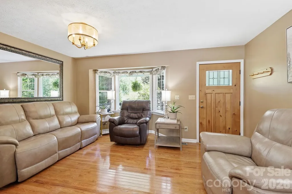 220 Bradshaw Avenue Hendersonville NC 28792