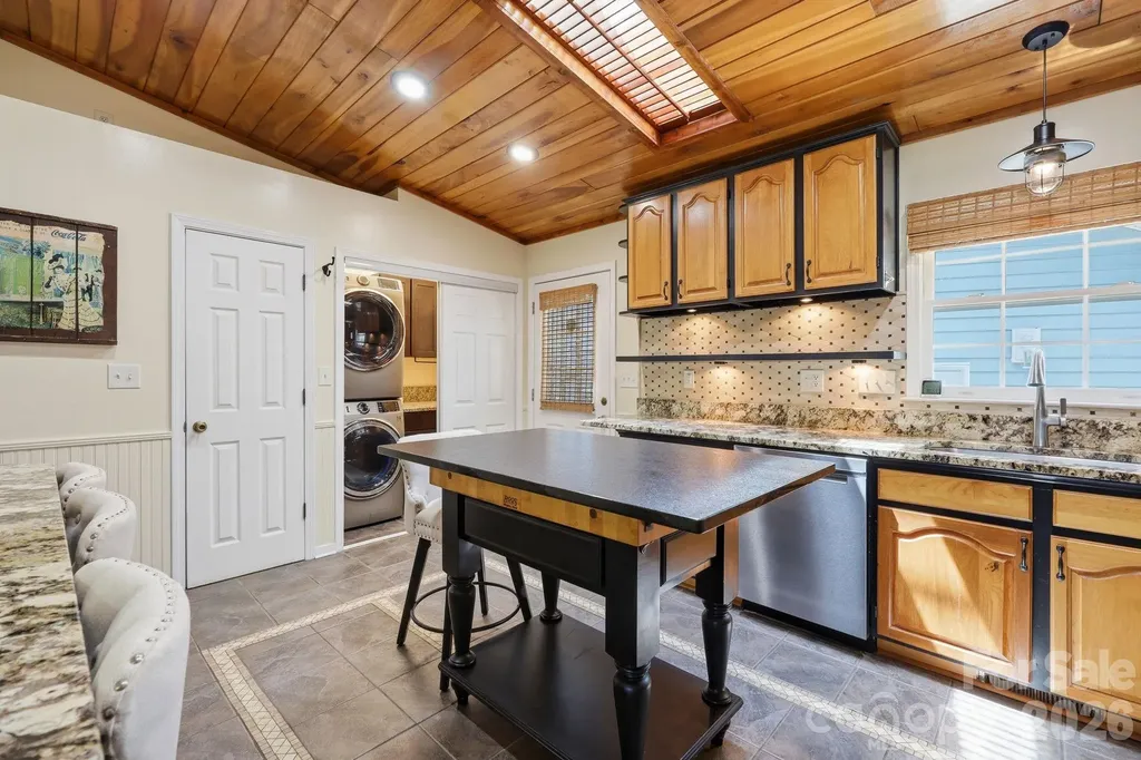 220 Bradshaw Avenue Hendersonville NC 28792