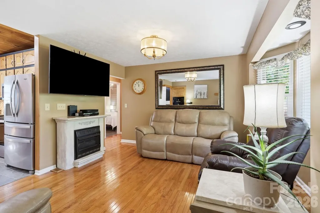 220 Bradshaw Avenue Hendersonville NC 28792