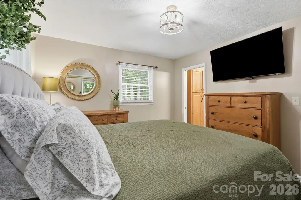220 Bradshaw Avenue Hendersonville NC 28792