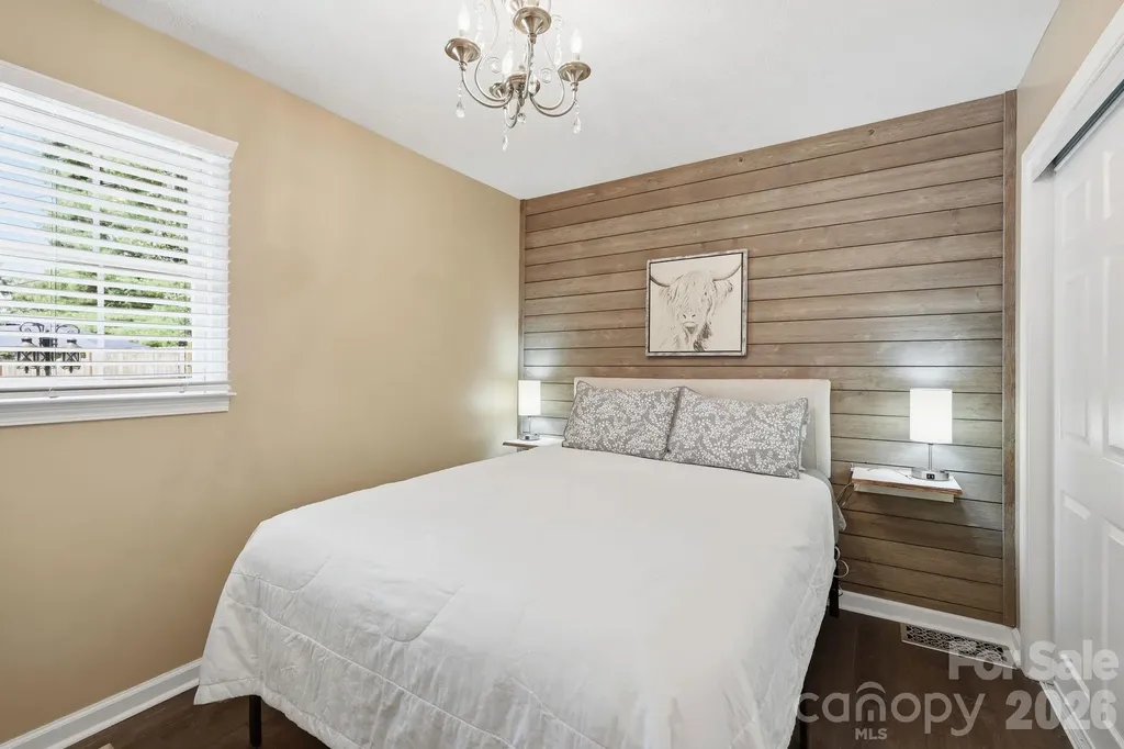 220 Bradshaw Avenue Hendersonville NC 28792