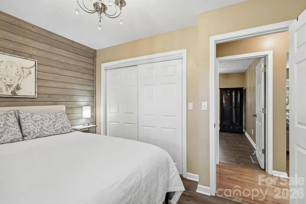 220 Bradshaw Avenue Hendersonville NC 28792
