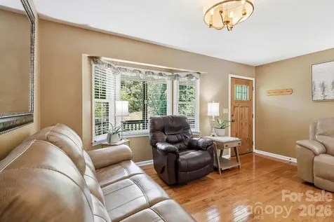 220 Bradshaw Avenue Hendersonville NC 28792