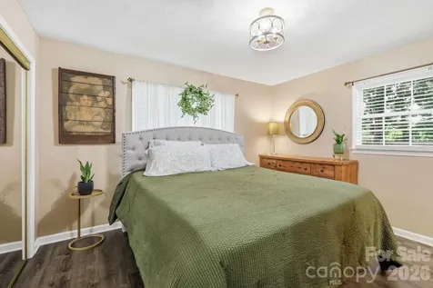 220 Bradshaw Avenue Hendersonville NC 28792