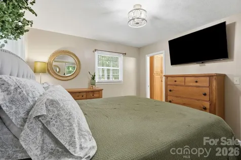 220 Bradshaw Avenue Hendersonville NC 28792