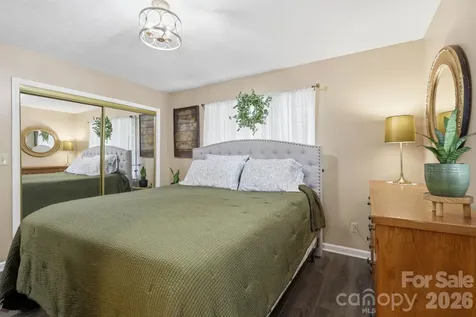 220 Bradshaw Avenue Hendersonville NC 28792