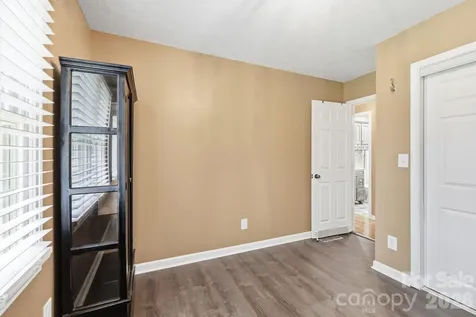 220 Bradshaw Avenue Hendersonville NC 28792