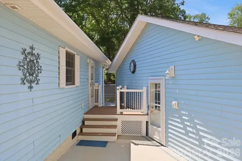 220 Bradshaw Avenue Hendersonville NC 28792