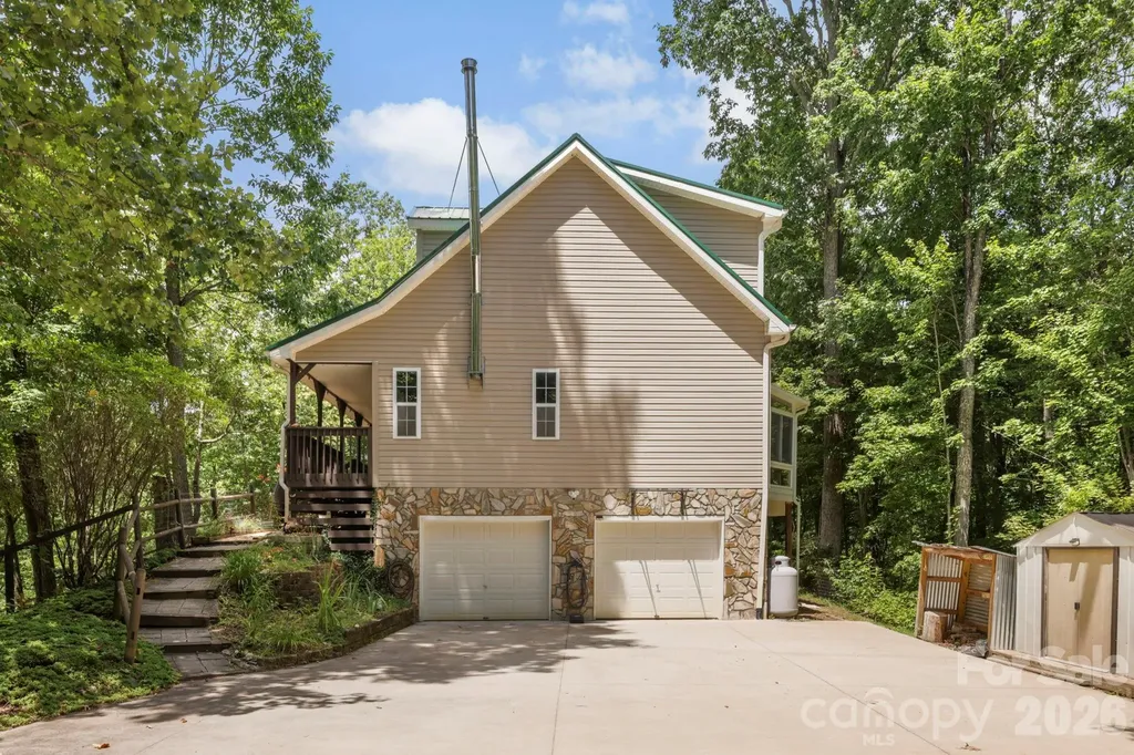 46 Michele Lane Leicester NC 28748