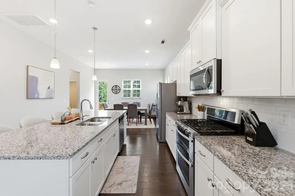 9348 Ainslie Downs Street Charlotte NC 28273