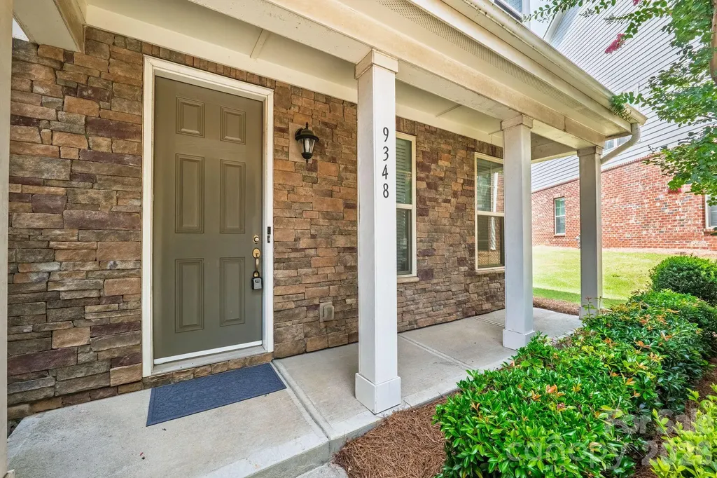 9348 Ainslie Downs Street Charlotte NC 28273