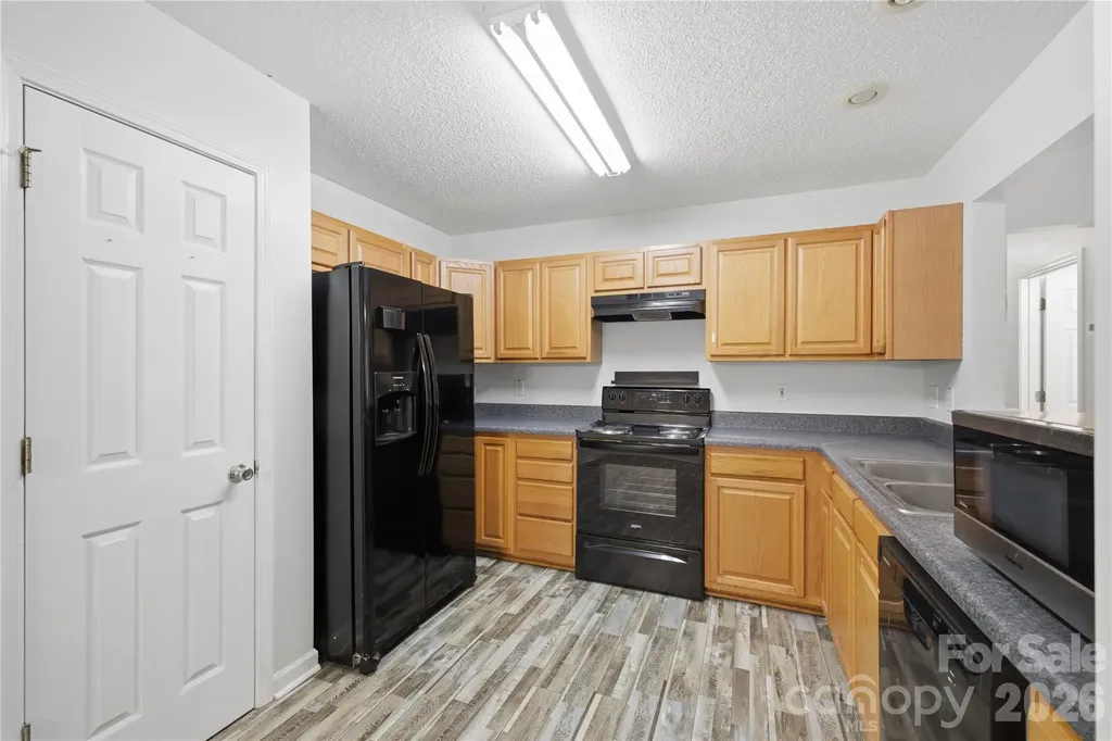 147 Valley Glen Drive Troutman NC 28166