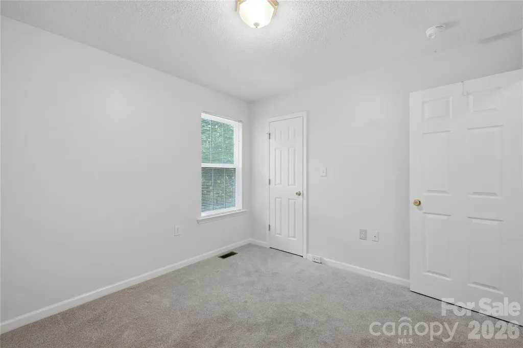147 Valley Glen Drive Troutman NC 28166
