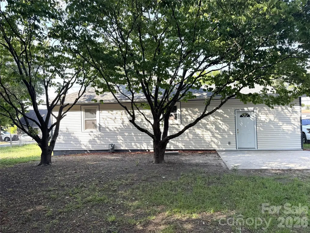 43 4th Avenue Rockingham NC 28379