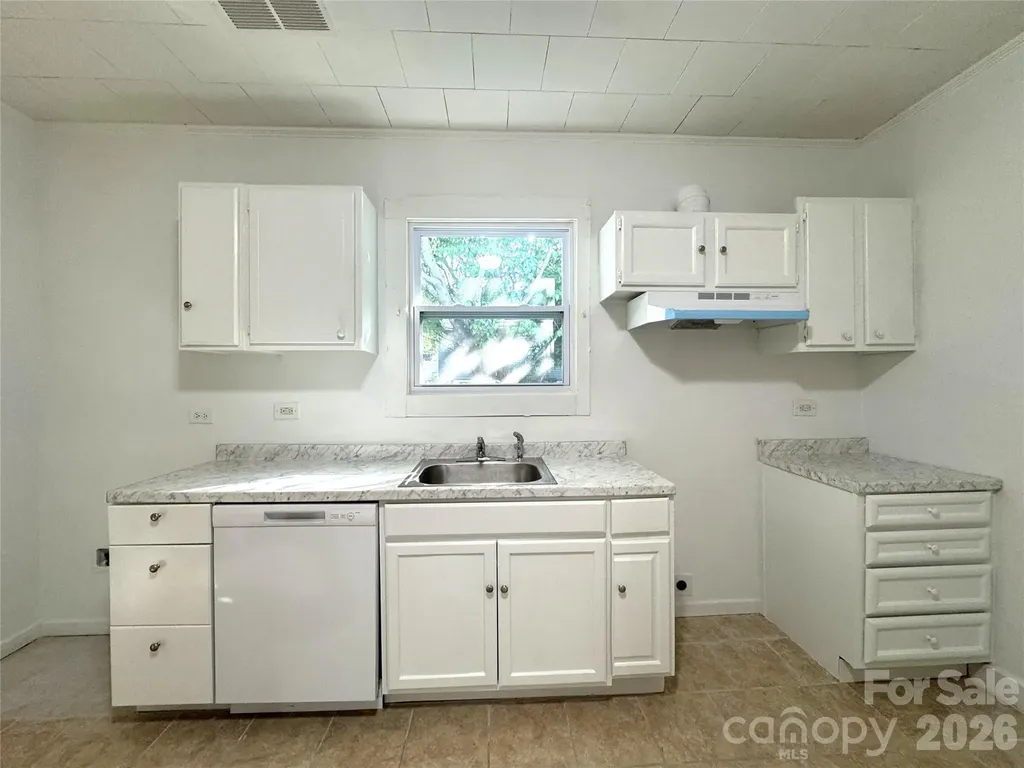43 4th Avenue Rockingham NC 28379