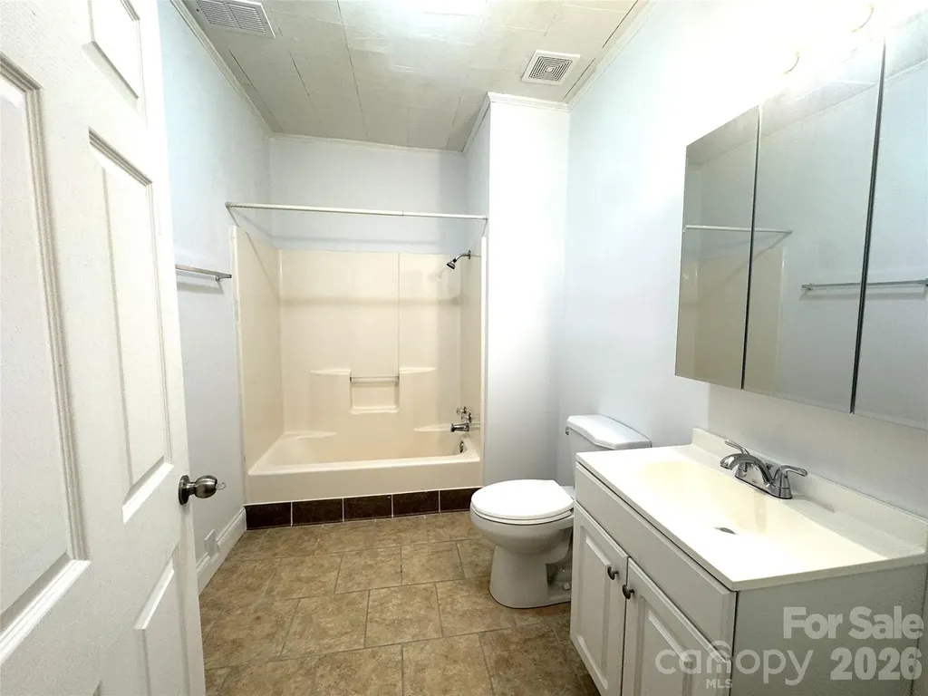43 4th Avenue Rockingham NC 28379