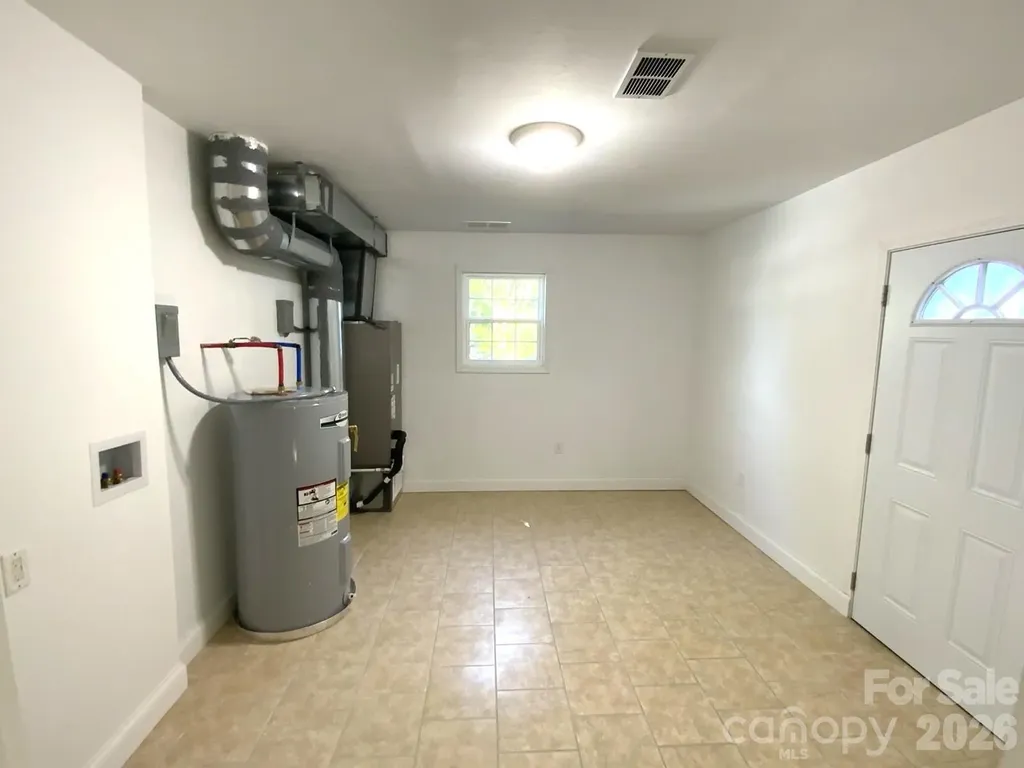 43 4th Avenue Rockingham NC 28379