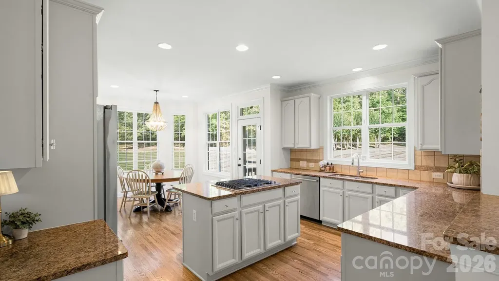 1006 Channelstone Way Matthews NC 28104