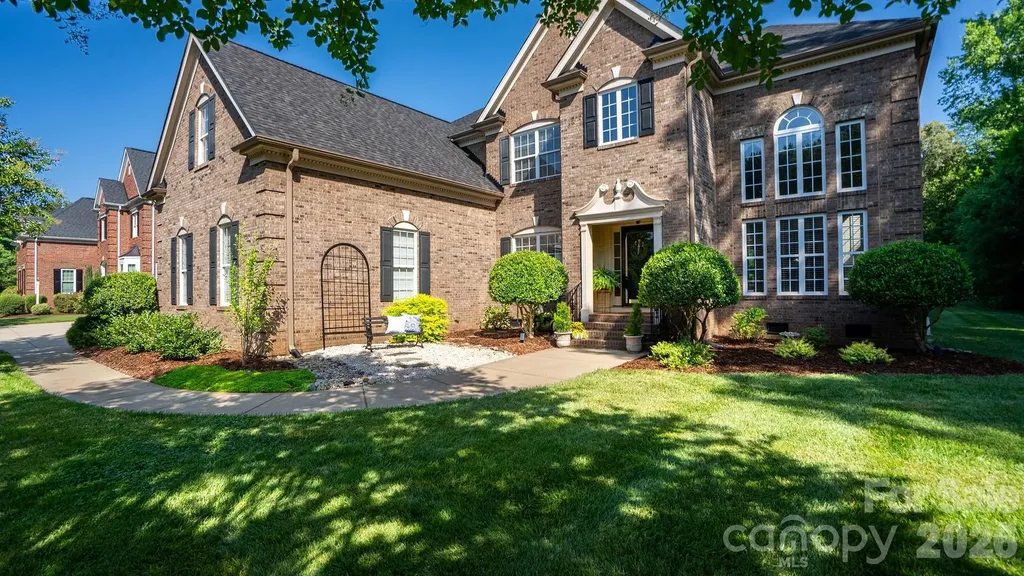 1006 Channelstone Way Matthews NC 28104