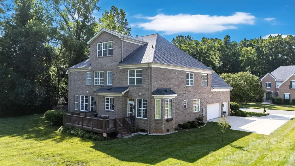 1006 Channelstone Way Matthews NC 28104
