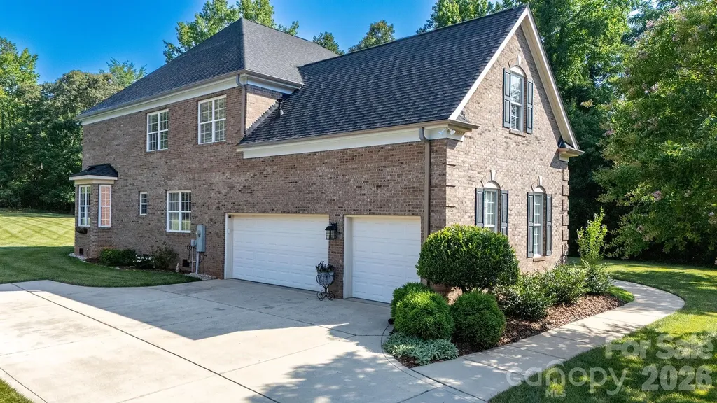 1006 Channelstone Way Matthews NC 28104