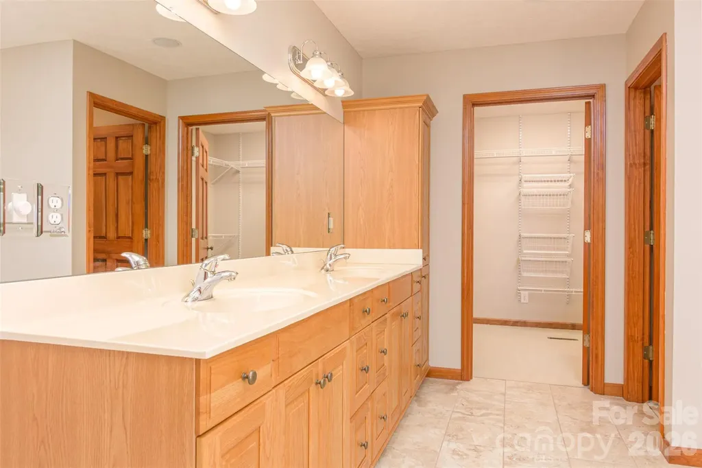 299 Carriage Summitt Way Hendersonville NC 28791
