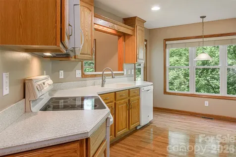 299 Carriage Summitt Way Hendersonville NC 28791
