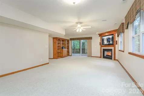299 Carriage Summitt Way Hendersonville NC 28791