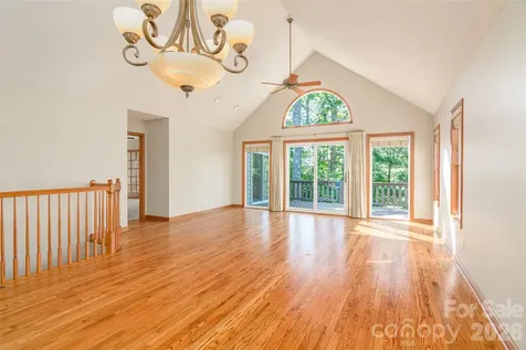 299 Carriage Summitt Way Hendersonville NC 28791