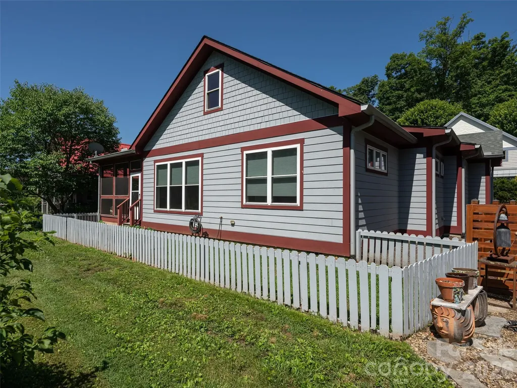 51 Verde Drive Asheville NC 28806