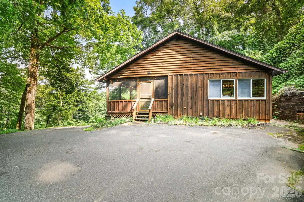 237 Biltmore Circle Bryson City NC 28713