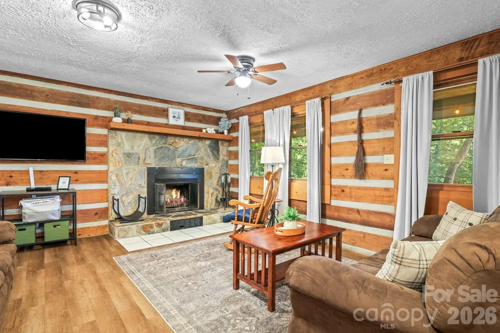 237 Biltmore Circle Bryson City NC 28713
