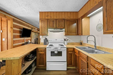 237 Biltmore Circle Bryson City NC 28713