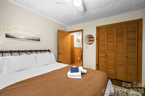 237 Biltmore Circle Bryson City NC 28713