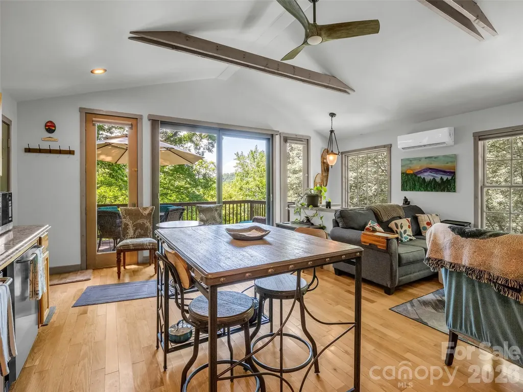 20 Kimberly Road Black Mountain NC 28711