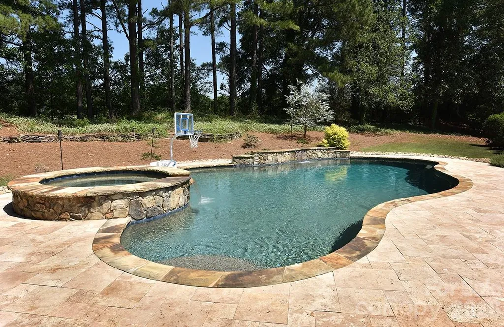 18719 Cannon Crossing Way Davidson NC 28036
